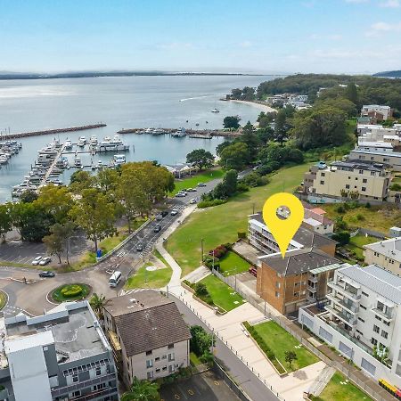 Appartamento Teramby Court, 10,104 Magnus Street - Unit In Nelson Bay Cbd, With Water Views, Air Con And Wi-Fi Esterno foto