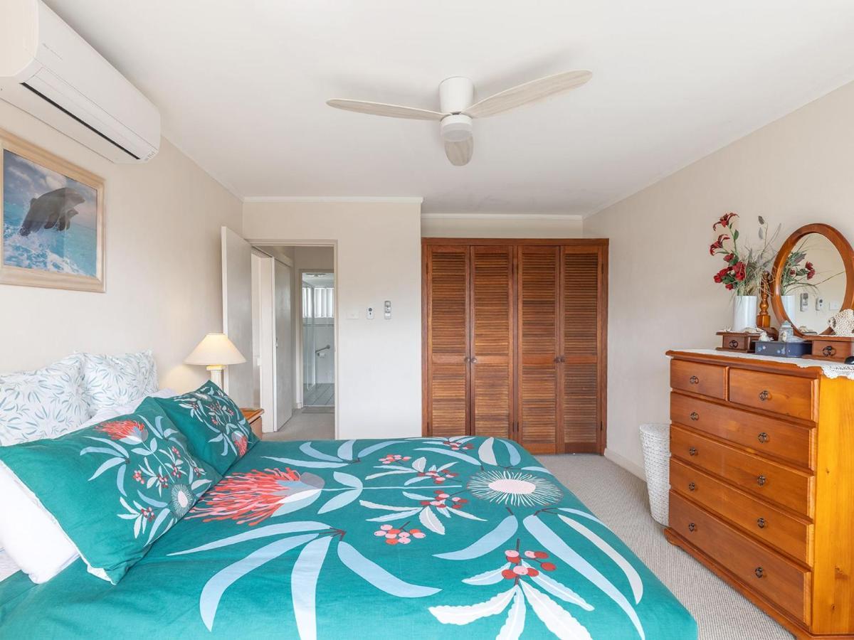 Appartamento Teramby Court, 10,104 Magnus Street - Unit In Nelson Bay Cbd, With Water Views, Air Con And Wi-Fi Esterno foto